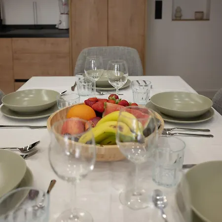 شقة Comeback Casta Diva
